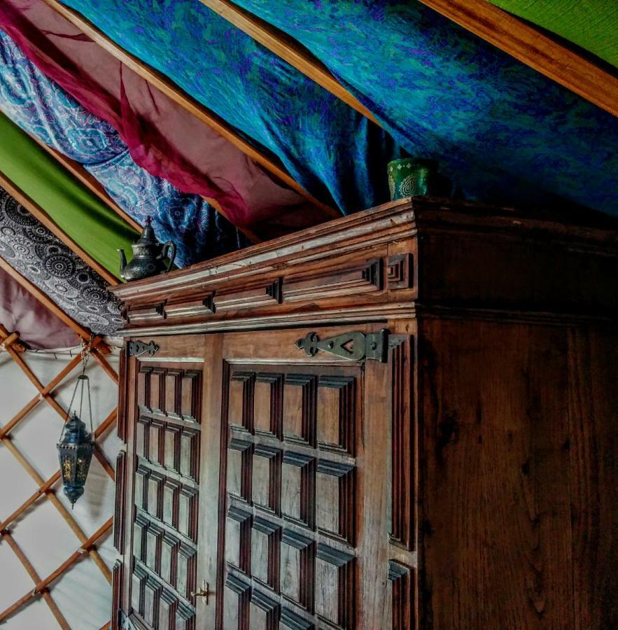Star Gazing Luxury Yurt With River Views, Off Grid Eco Living Vale do Barco Esterno foto